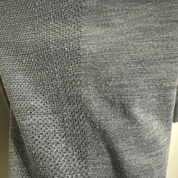 lululemon athletica Gray Long Sleeve Aerial Silk Top - Picture 5 of 7